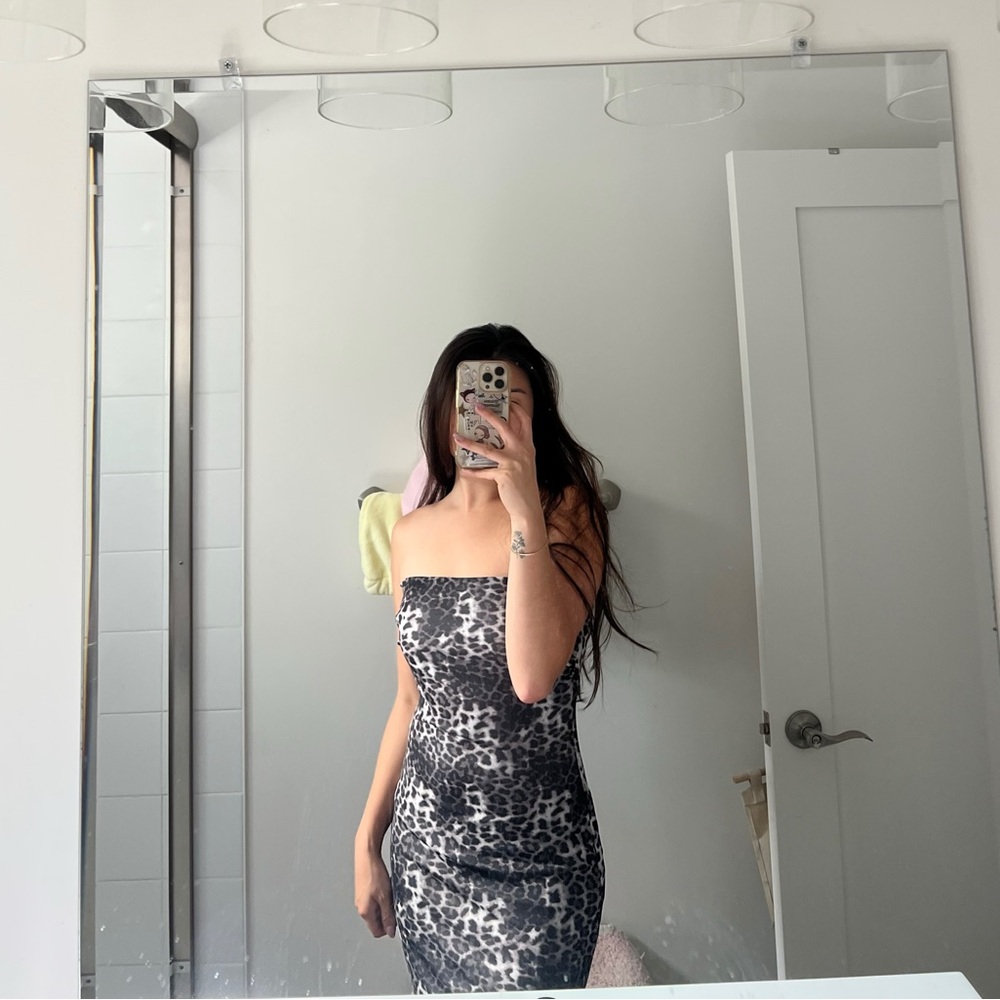 NWT bailey rose black and grey leopard print dress